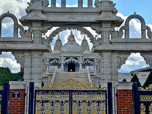 BAPS Shri Swaminarayan Mandir, London 3