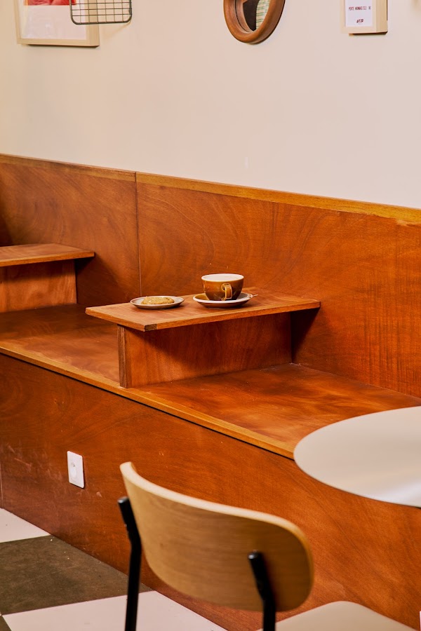 APT.20 COFFEE SHOP 4