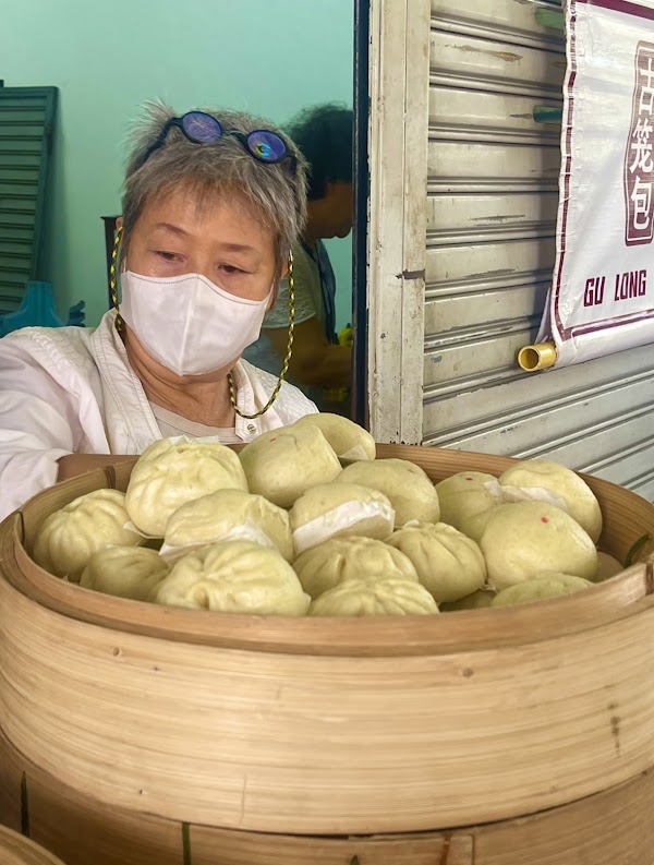 กู่หลงเปา ซาลาเปาโบราณ (สาขาเจริญกรุงหมอมี Charoenkrung Momi) Gu Long Bao Artisanal Bun Shop 古笼包包子店 4