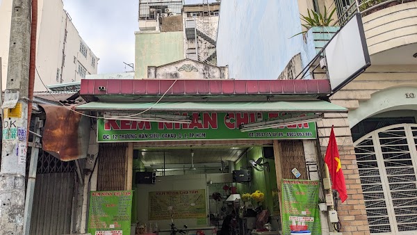 Quán kem nhãn Chú Tám