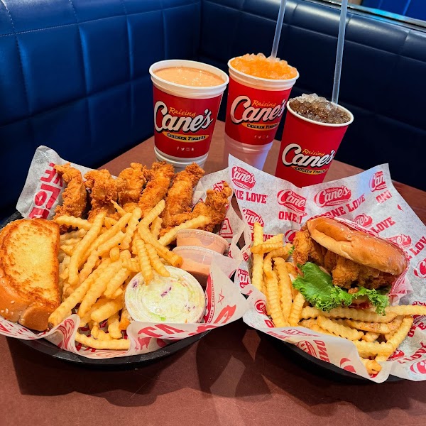 Raising Cane's Chicken Fingers 3