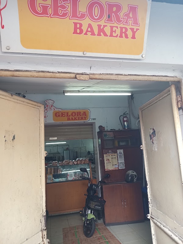 Toko Roti Gelora Jatinegara 1