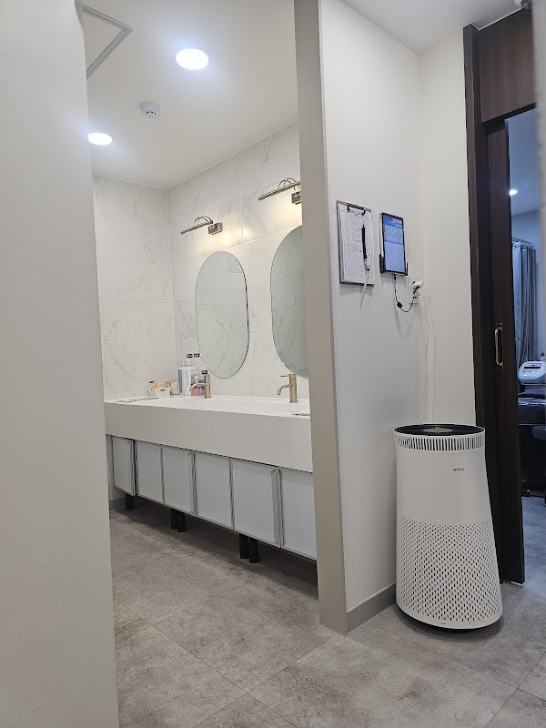 메이퓨어의원 시청역점 | Maypure Skin Clinic (Seoul City Hall Branch) 5
