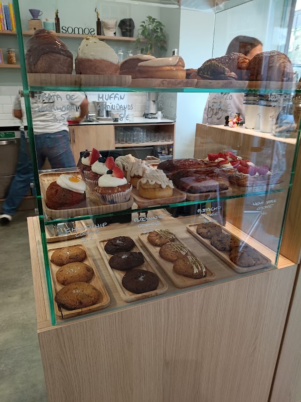 Somos - Coffee & Bakery 2