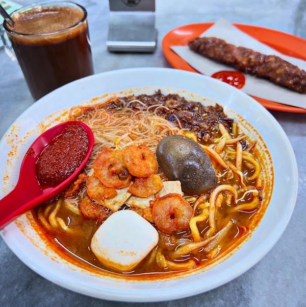 Granny's Hokkien Mee 4