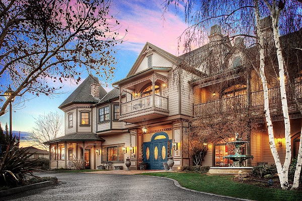 The Genevieve Hotel