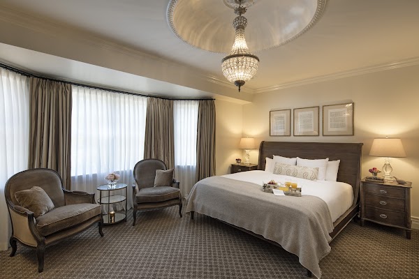 The Genevieve Hotel 5