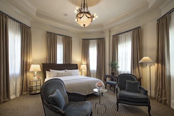 The Genevieve Hotel 2