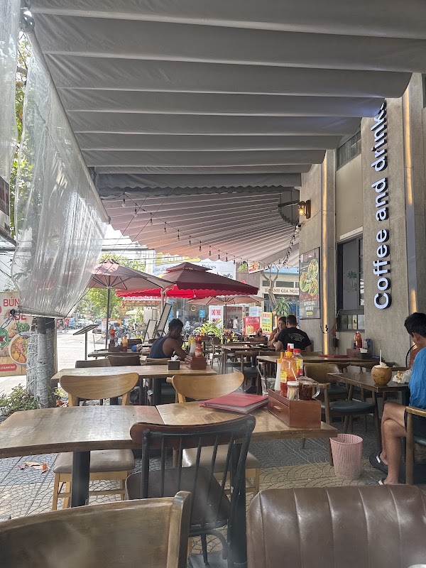 SenSen Banh mi & coffee