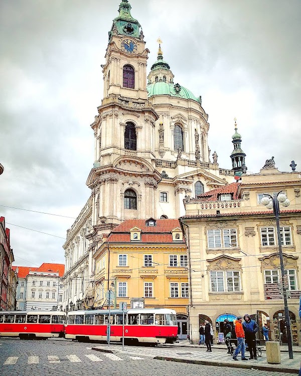 Hradčanské náměstí 2