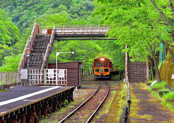 Hozukyo Torokko Station 3