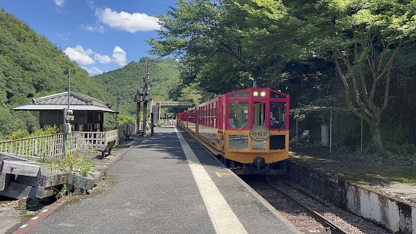 Hozukyo Torokko Station 2