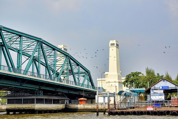 Memorial Bridge