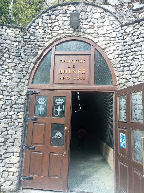 Llegada funicular de Bulnes