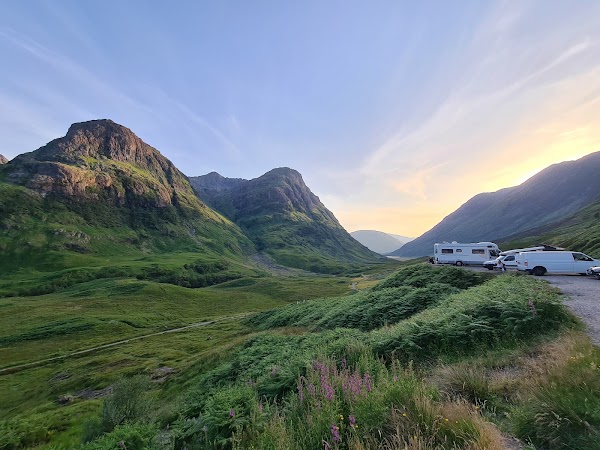 Three Sisters Car Park