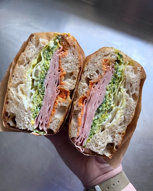 Auren's Deli 5