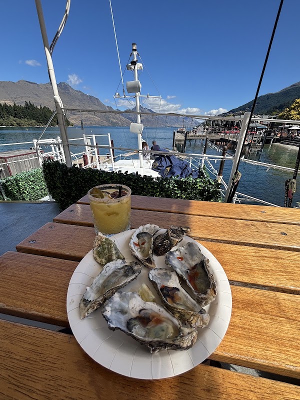 Perky's - Floating Bar Queenstown 2