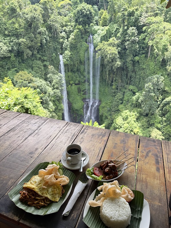 Hanging Restaurant & Bar 3