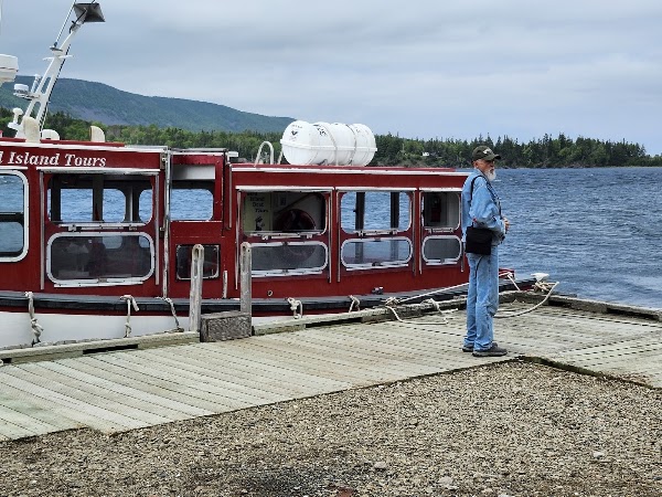 Bird Island Boat Tours 5
