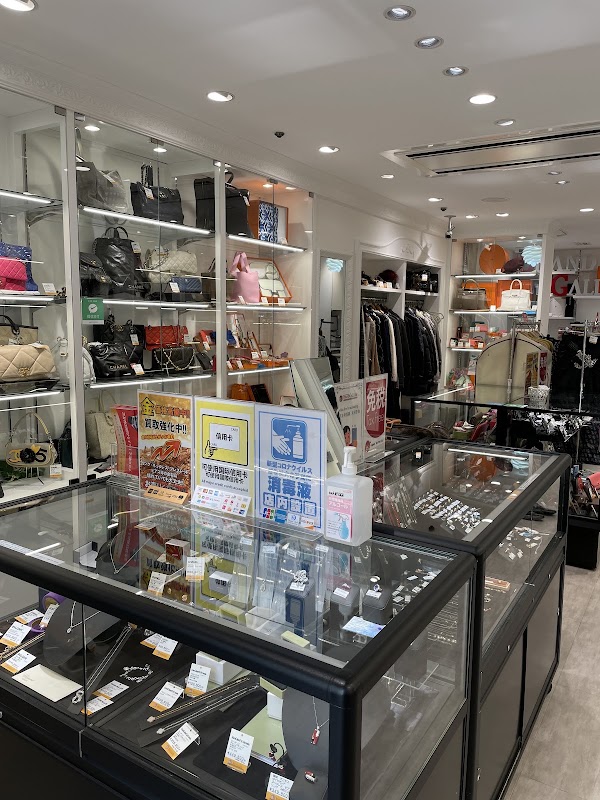 Brand Gallery in Higashi-Shinsaibashi 2