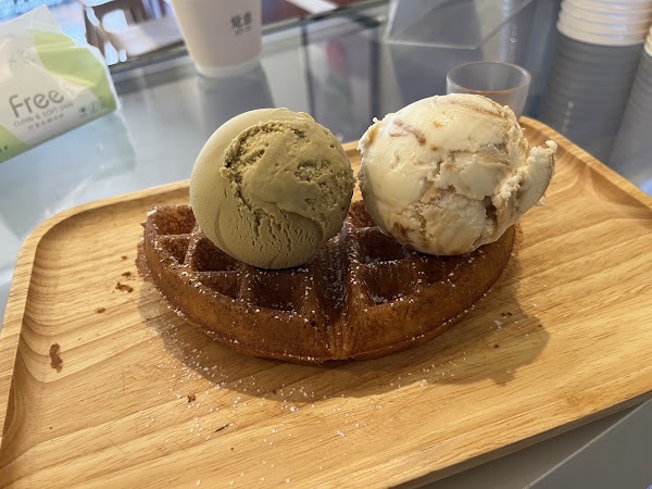 JO YI CAFE – Gelato, Waffles & Late Night Desserts Bedok 2