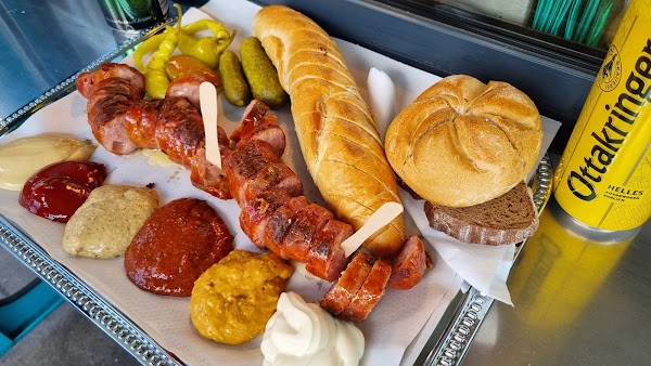 Leo's Sausage Stand 3