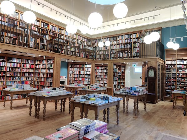 Topping & Company Booksellers of Bath 5