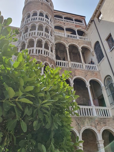 Scala Contarini del Bovolo