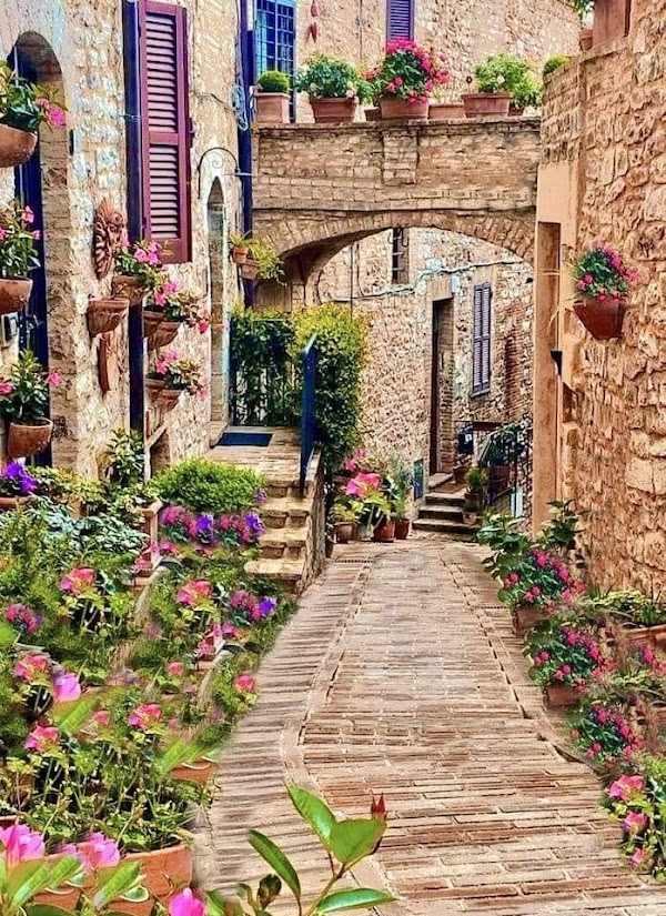 Spello 2