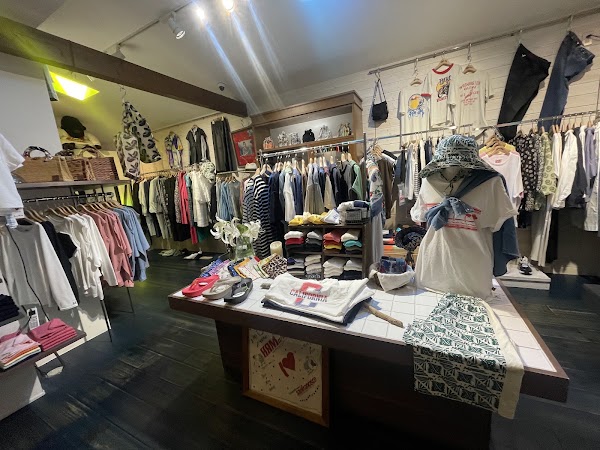 Hollywood Ranch Market 5