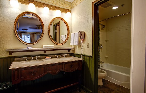 Disney's Port Orleans Resort - French Quarter 3