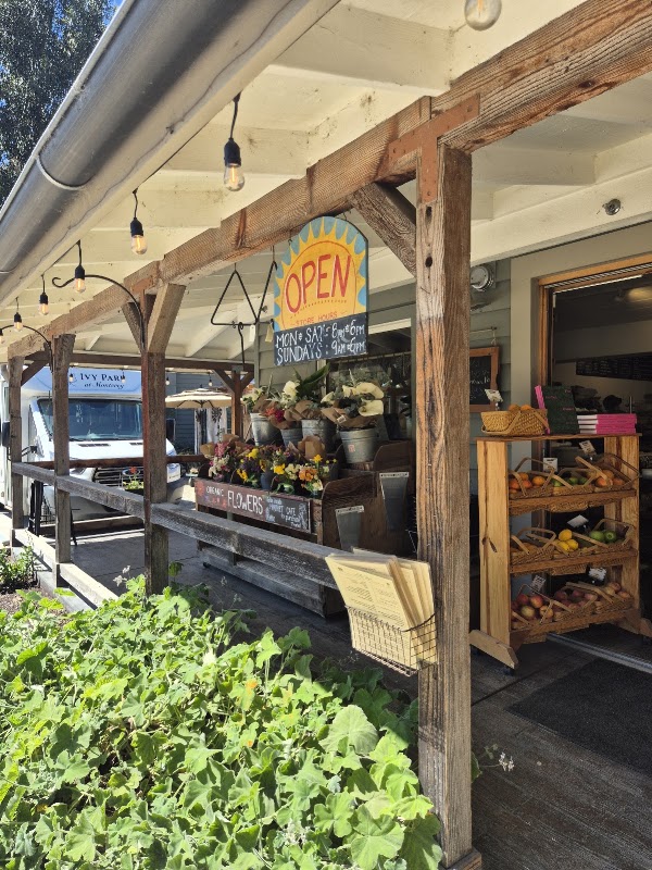 Earthbound Farm Stand