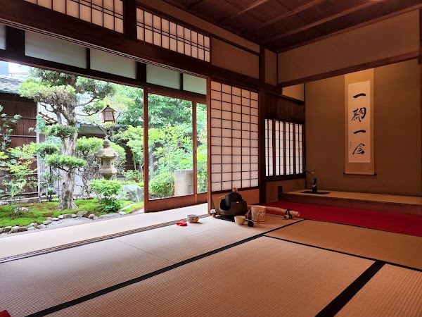 KIMONO TEA CEREMONY KYOTO MAIKOYA at NISHIKI 5