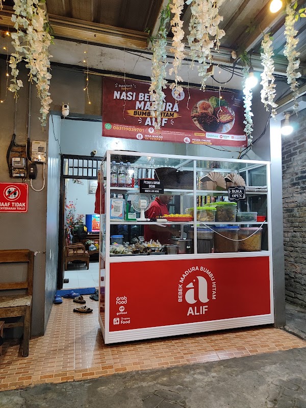 Nasi Bebek Madura Bumbu Hitam Alif Kricak Kidul