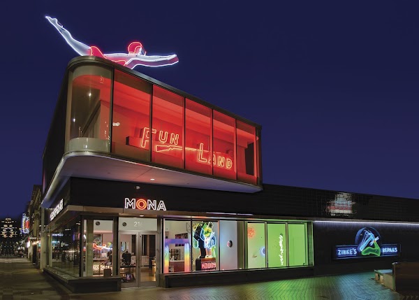 Museum of Neon Art 5