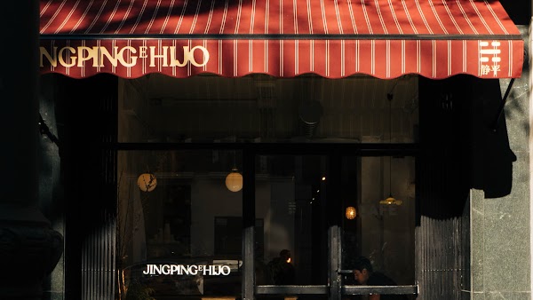 JINGPING E HIJO