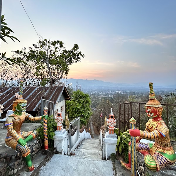 Chedi Phra That Mae Yen 4