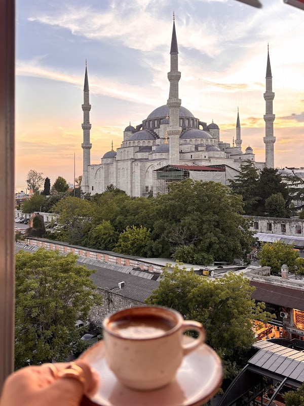Blue House Hotel & Rooftop – 360 Sunset View of Istanbul 2