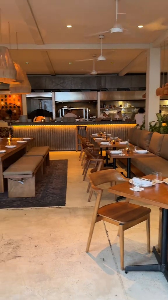 MASONRY. Restaurant Uluwatu 2