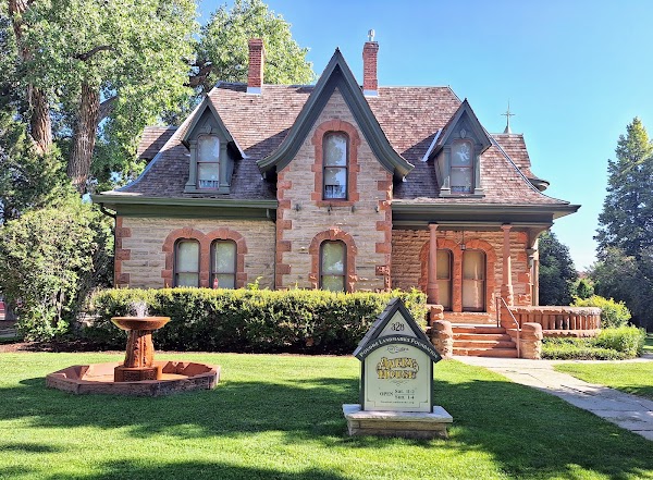 1879 Avery House 1