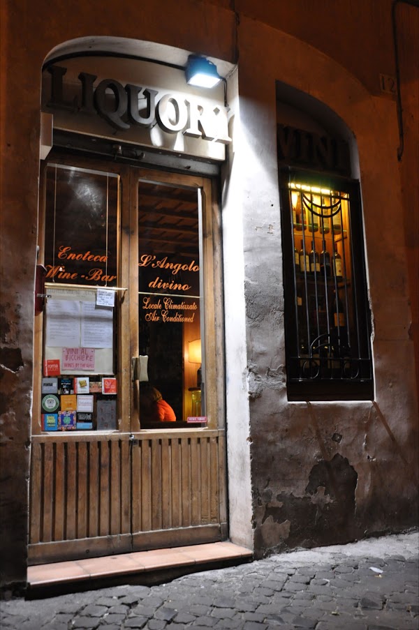 L’Angolo Divino Enoteca Wine - bar