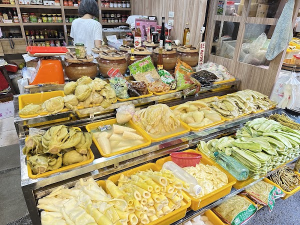 Chiayi City East Public Retail Market 4