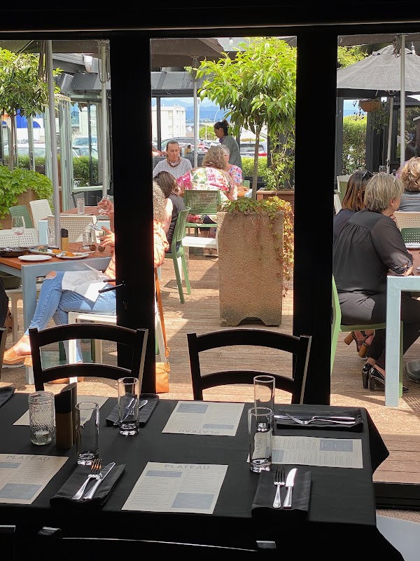 Plateau Bar + Eatery