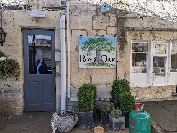 The Oak, Painswick