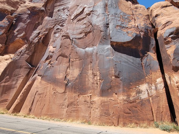 Potash Road Dinosaur Tracks and Petroglyphs 4