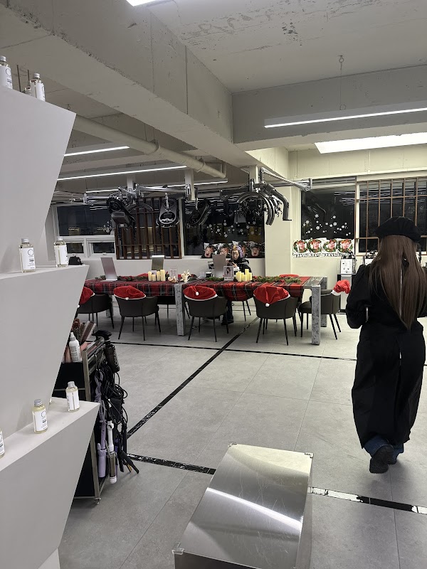 Soonsiki Siamiz seongsu hair salon 3