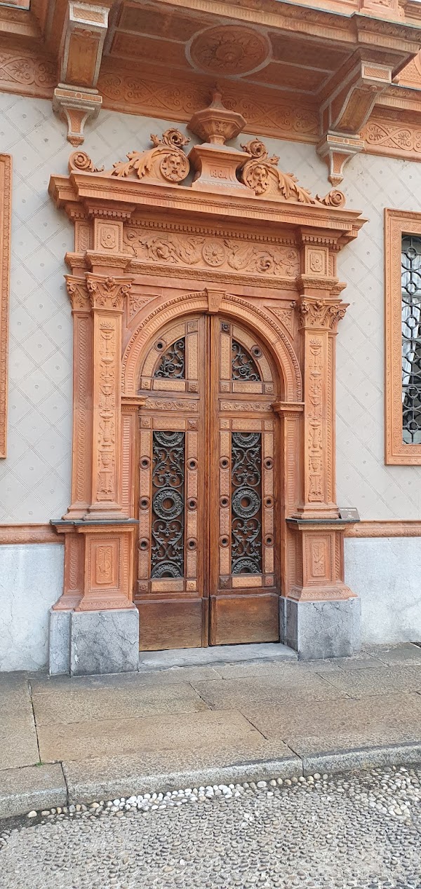 Manzoni House