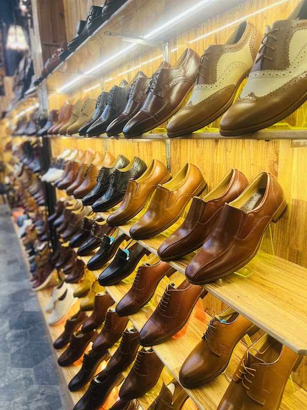 NOA Leather Hoi An – Custom Handmade Shoes & Bags Old Town 2
