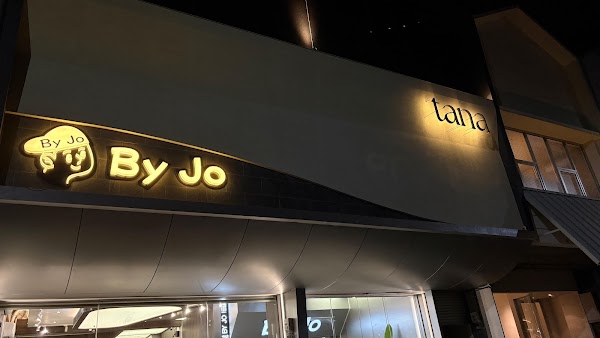 By Jo Modern Thai Bistro | 23 Paskal