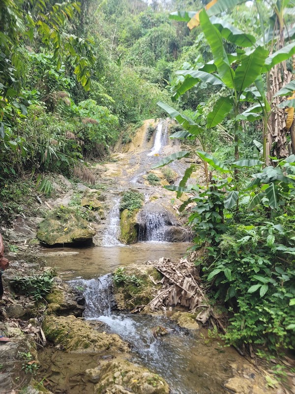 100 Waterfalls Trail